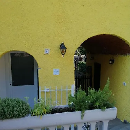 Bed & Breakfast B & Eat Il Borgo 3*